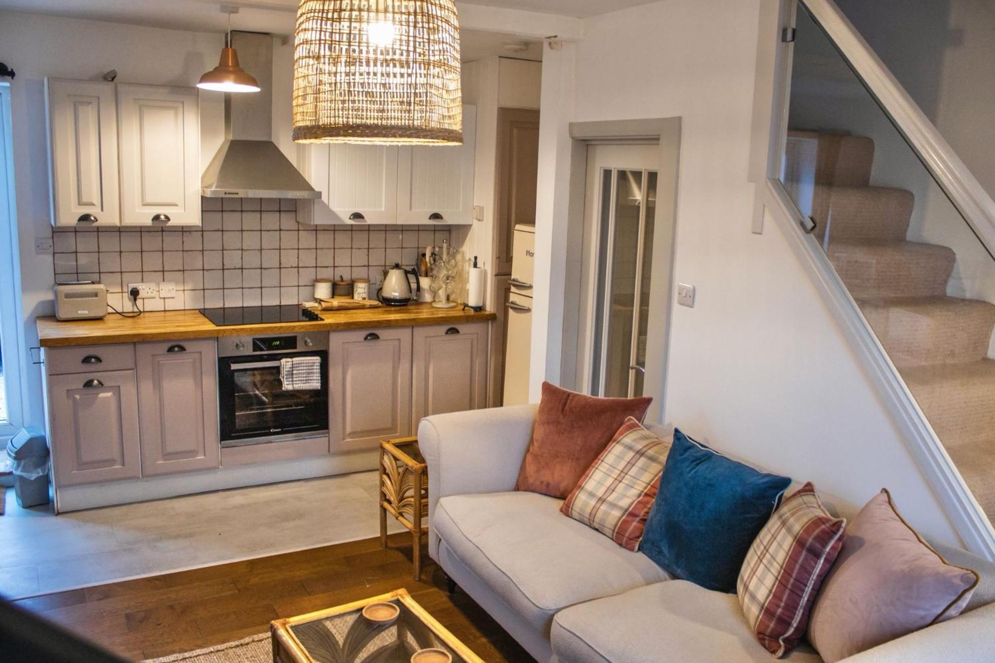 Spa Garden Cottage - Upper Hopton Mirfield Exterior foto