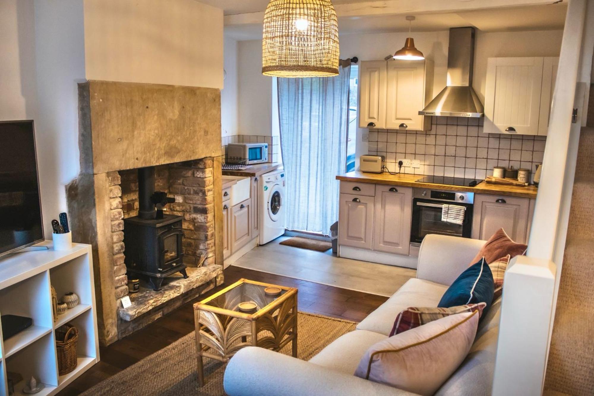 Spa Garden Cottage - Upper Hopton Mirfield Exterior foto